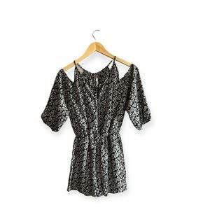 Sopranos could shoulder long sleeve floral pattern jumper with pockets size XS